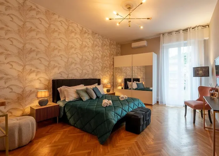 Luxury Center - Next To The Sea- Aria Condizionata - Free Parking 아파트