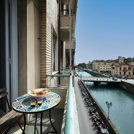 Luxury Center - Next To The Sea- Aria Condizionata - Free Parking Apartment *