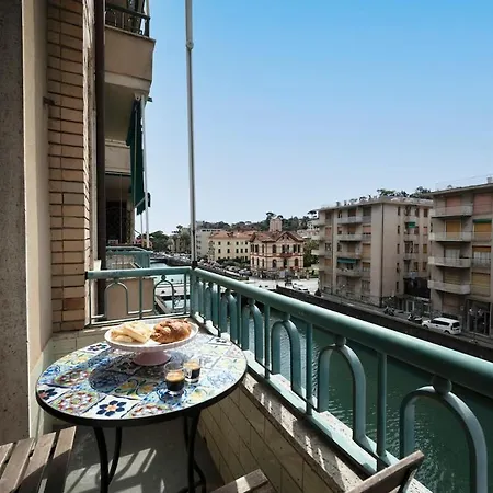 Luxury Center - Next To The Sea- Aria Condizionata - Free Parking *