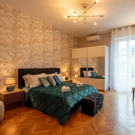 Luxury Center - Next To The Sea- Aria Condizionata - Free Parking Apartment